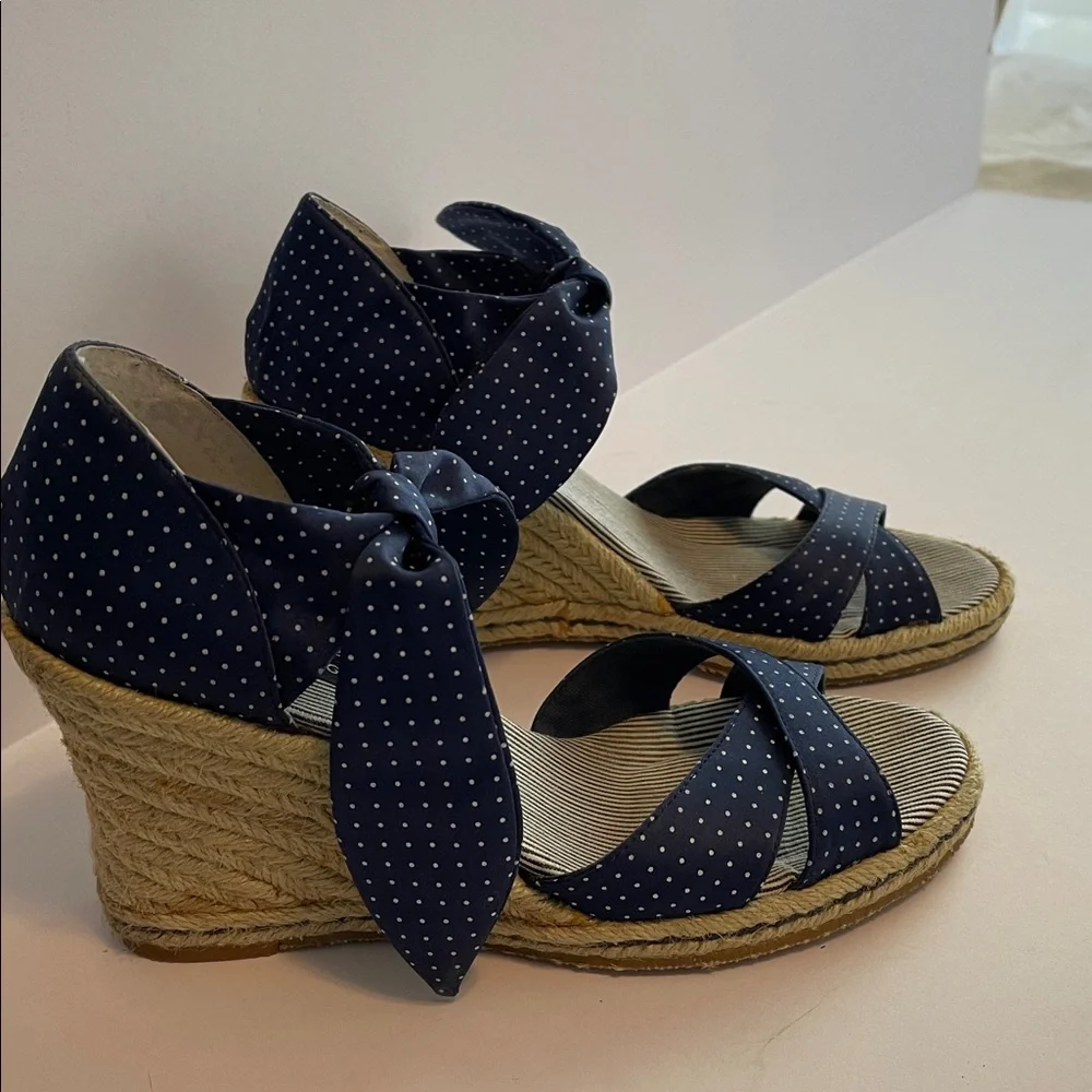 Tommy Hilfiger navy blue polkadot wedge sandals with bow tie closure